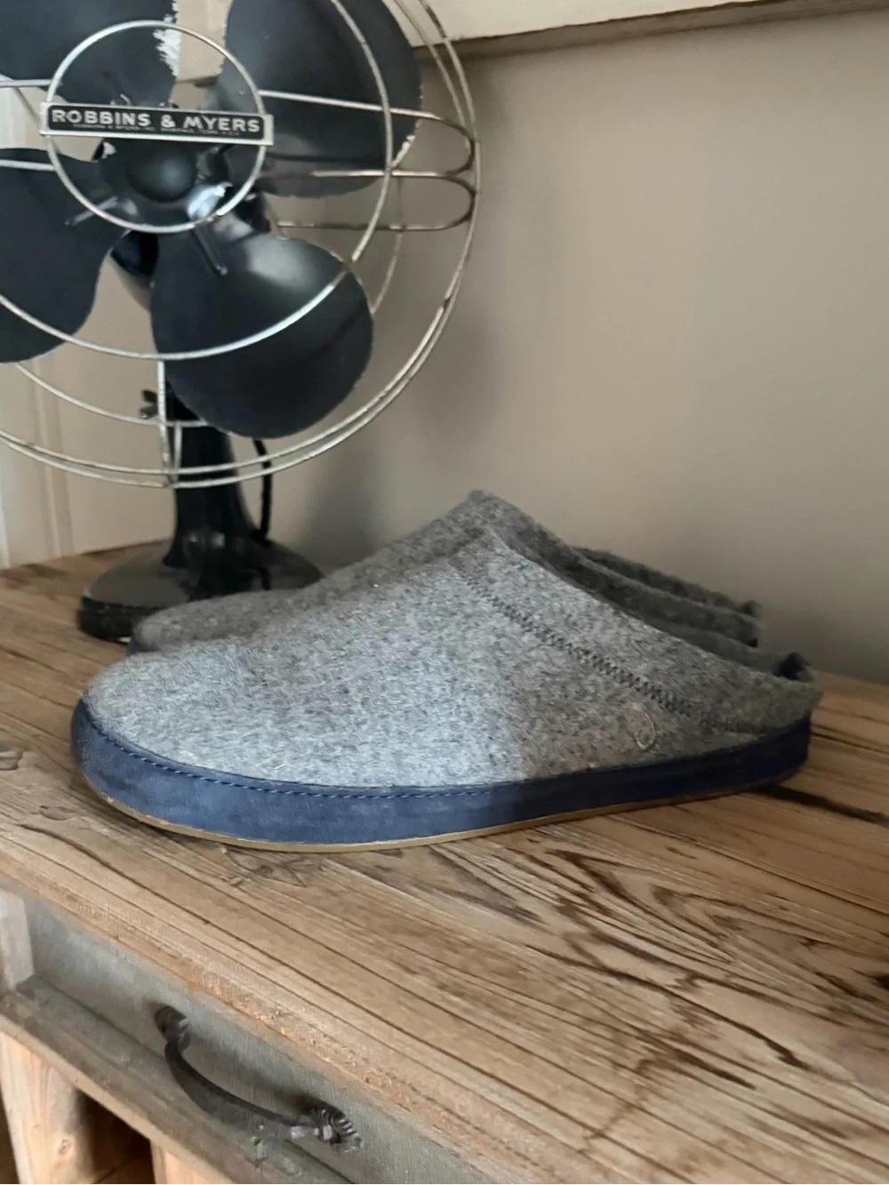 Olukai Humani Hulu Grey Wool Sheep Fur Lined Slip On Mule Slide Sandals 11